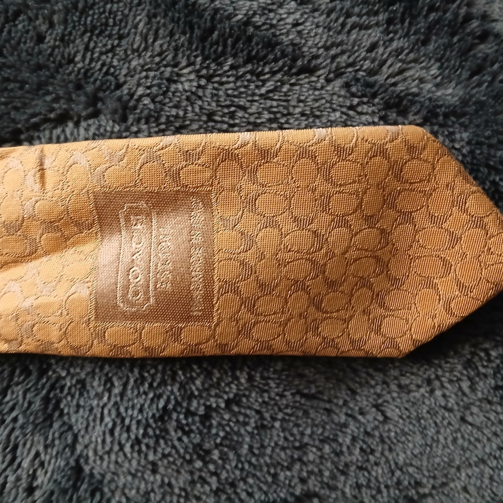 Coach tie